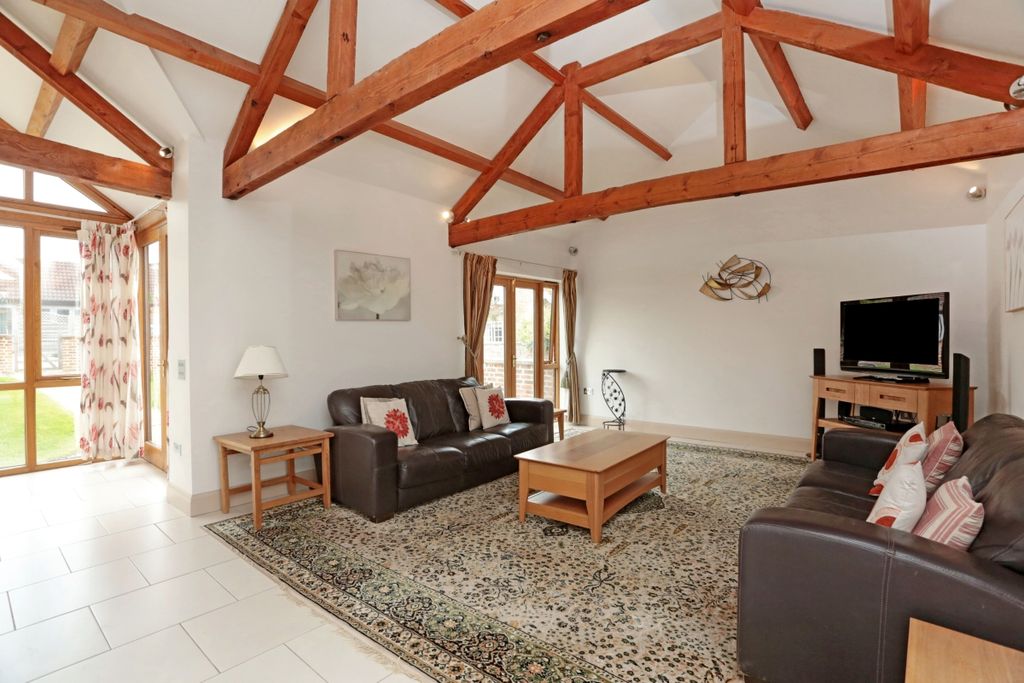 Property photo 1 of 7