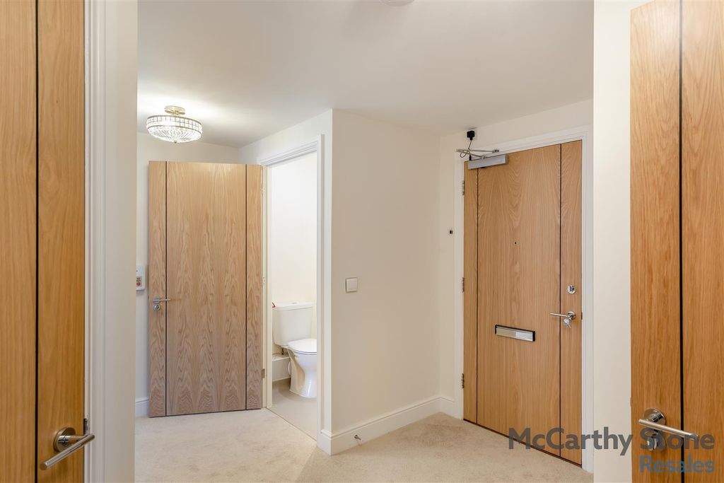 Property photo 2 of 23 8690576-Interior04.Jpg