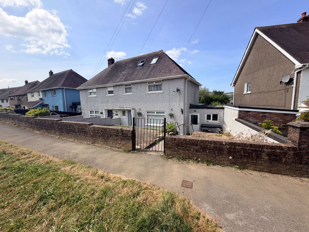 Property photo 2 of 37