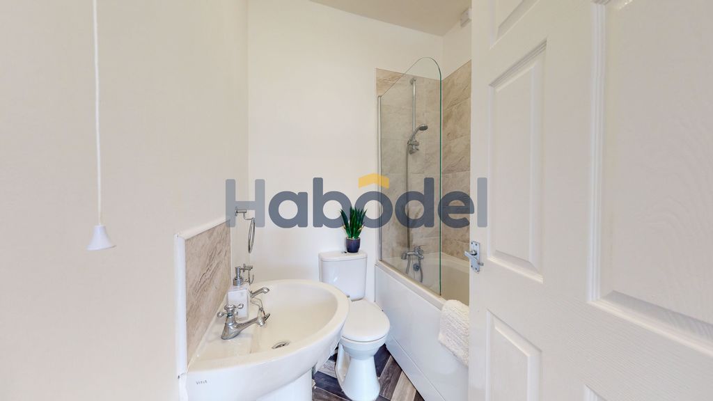 Property photo 3 of 6