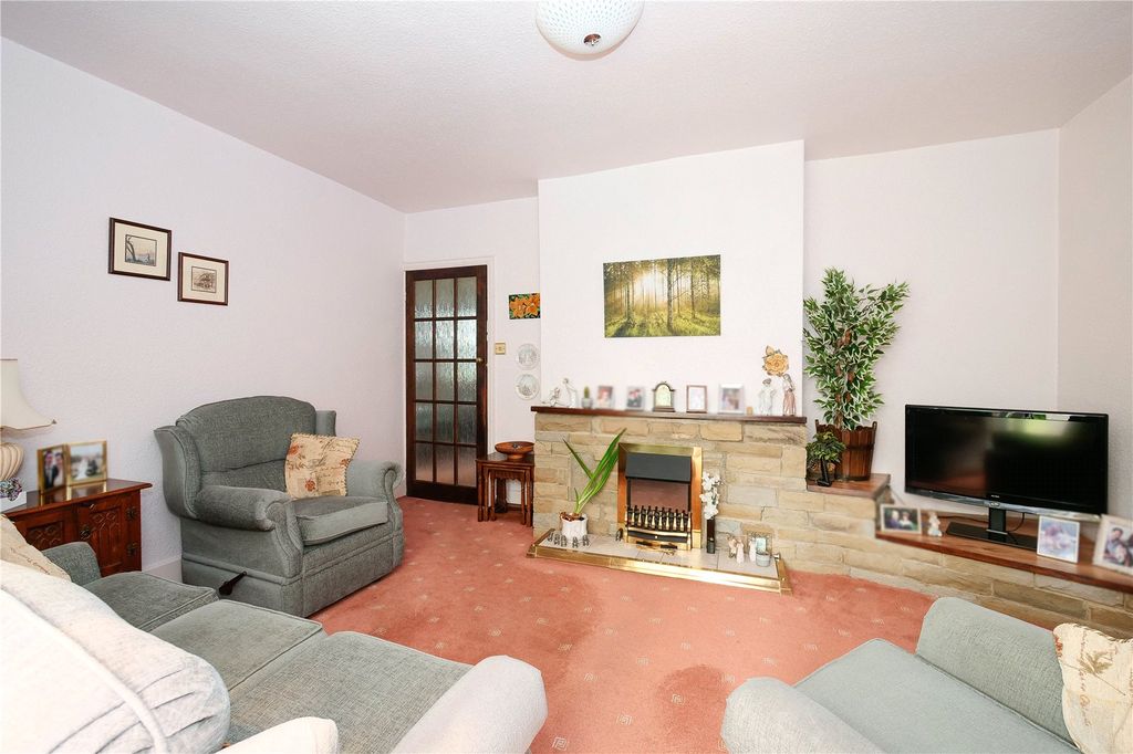 Property photo 2 of 19 Picture No. 15