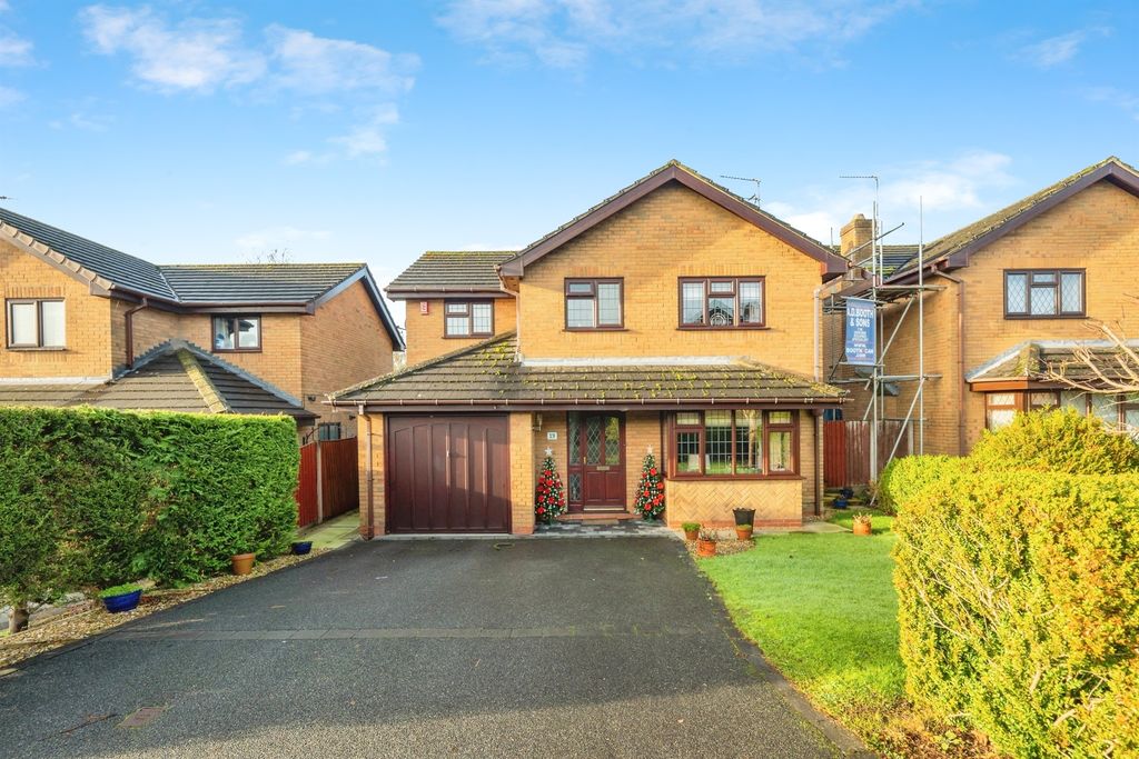 Property photo 1 of 21 Entrance Door: