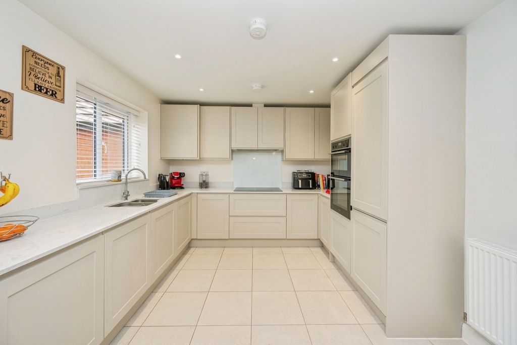 Property photo 3 of 30 Pbox-Img.Jpg