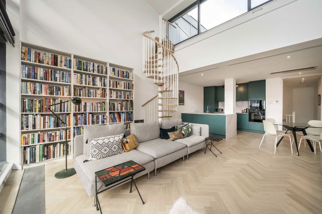 Property photo 2 of 15