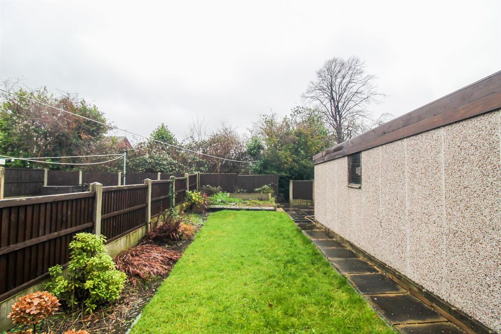 Property photo 1 of 10 Outside