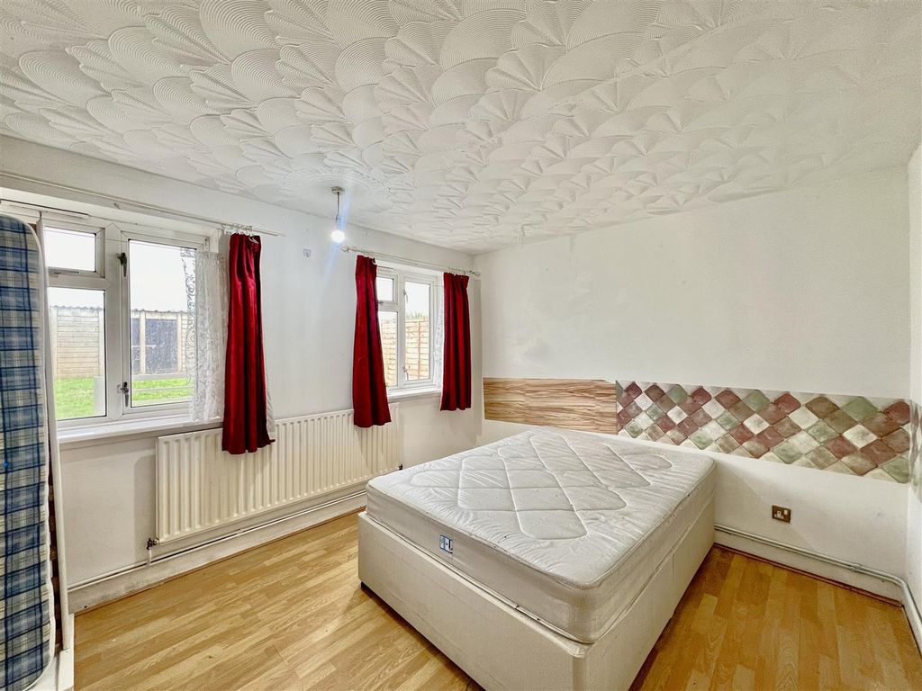 Property photo 3 of 10 Bedroom One