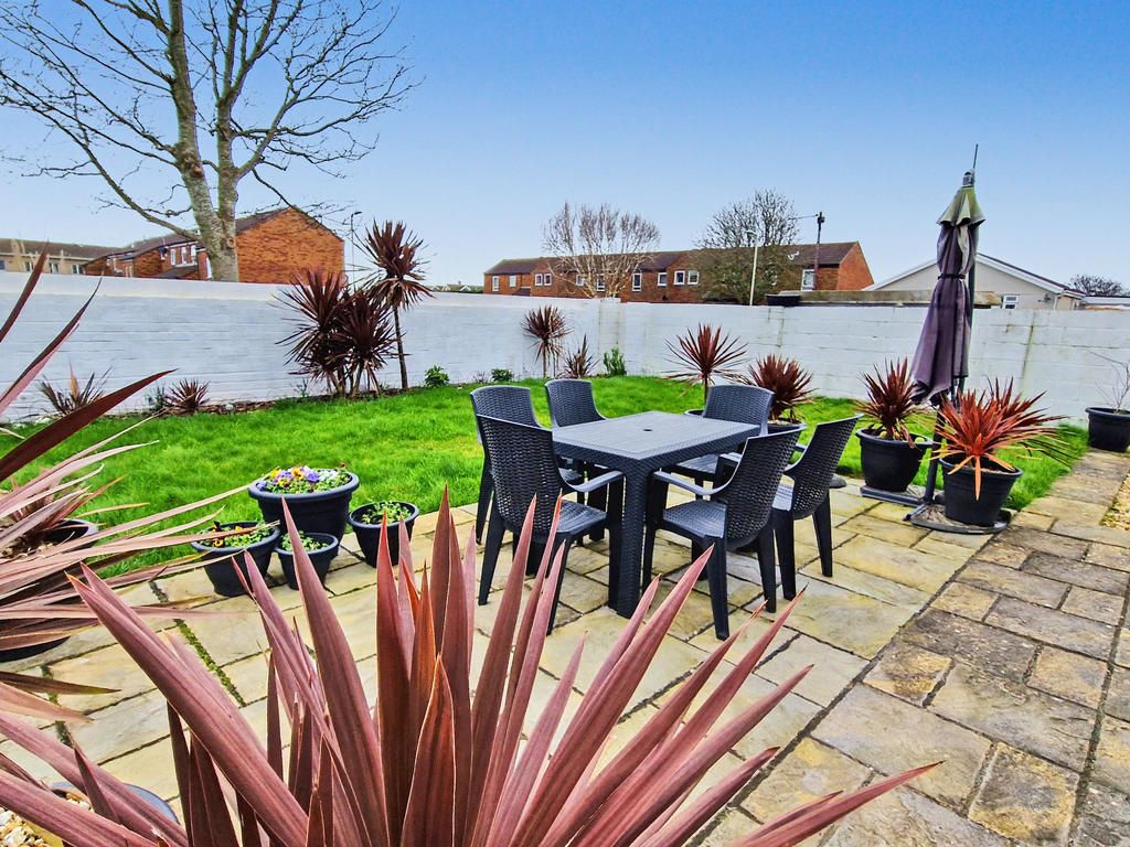 Property photo 2 of 21