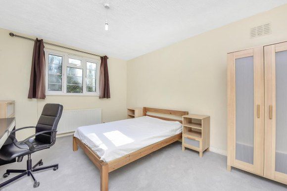 Property photo 3 of 8 Spacephoto (1).Jpg