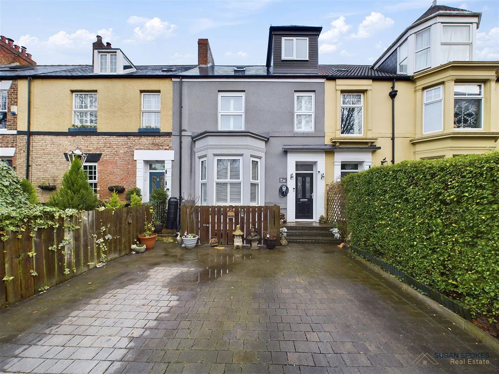 Property photo 1 of 23 Cam01858G0-Pr0095-Still038.Jpg