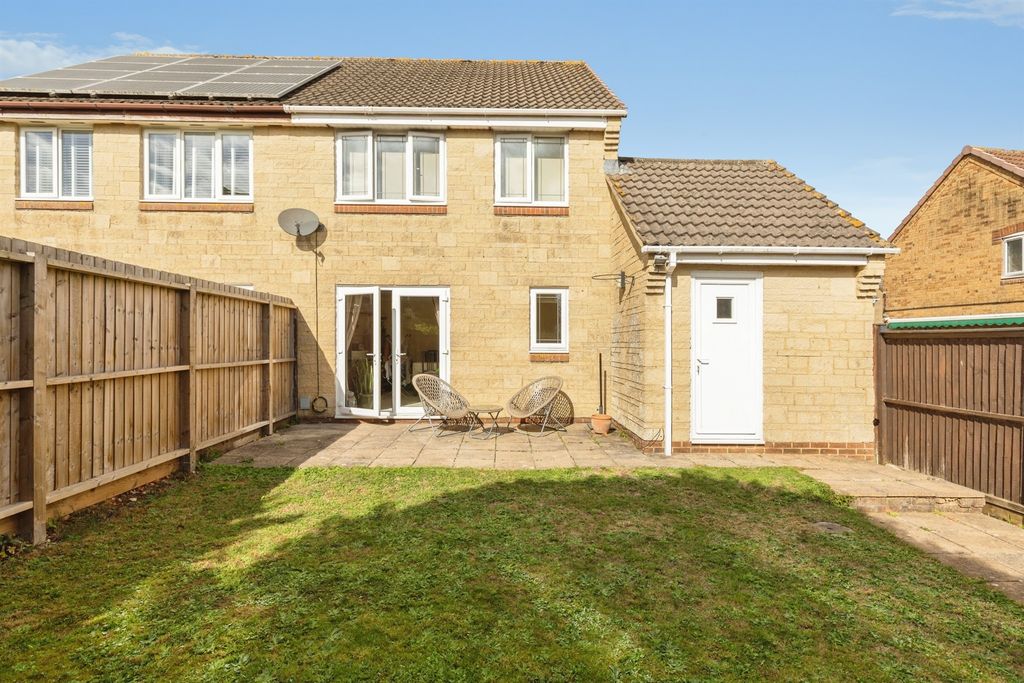 Property photo 2 of 13