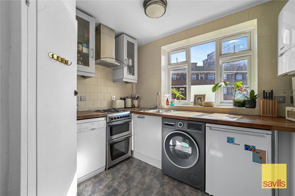 Property photo 3 of 15 Kitchen