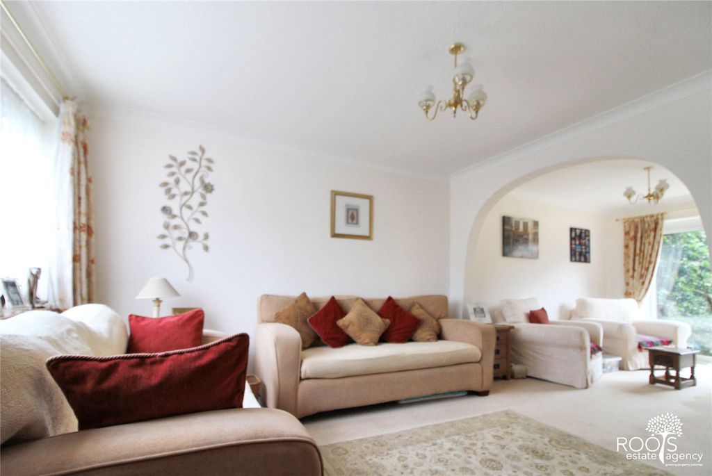 Property photo 3 of 15 Picture No. 02