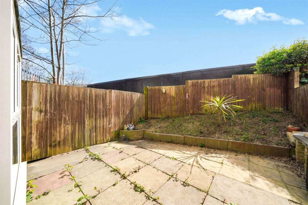 Property photo 3 of 15 Picture No. 12