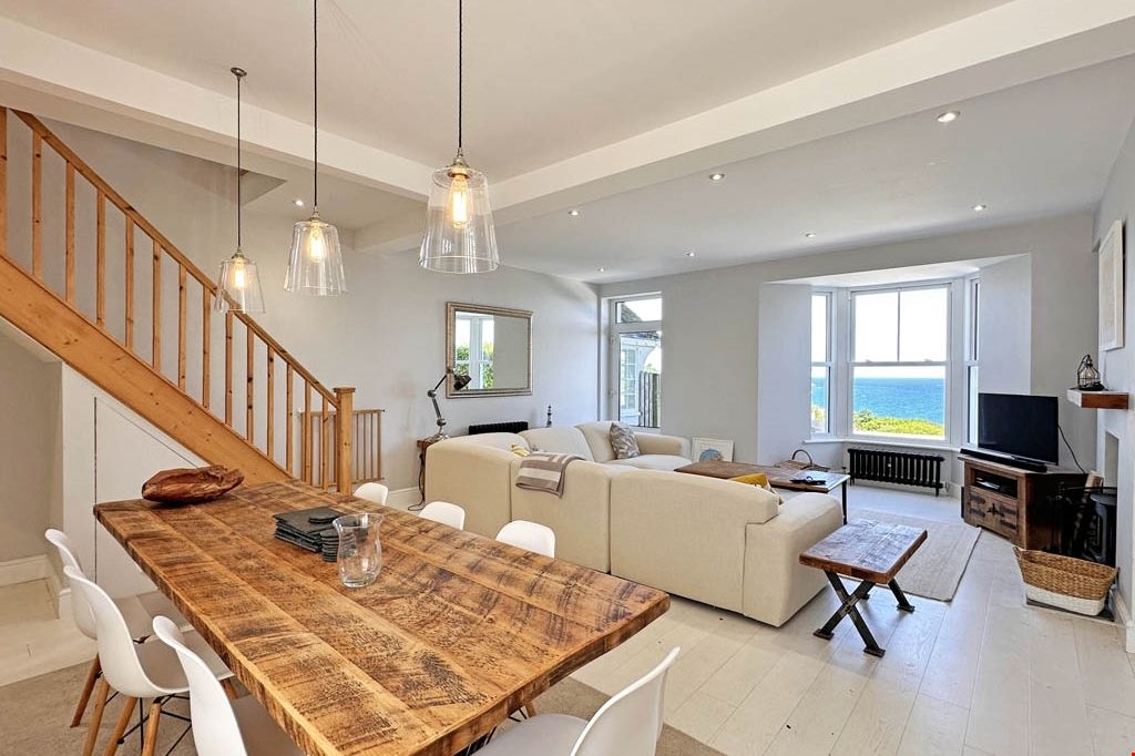 Property photo 3 of 19 F85c5cd8-83E0-4754-Ae6B-A226B118107E
