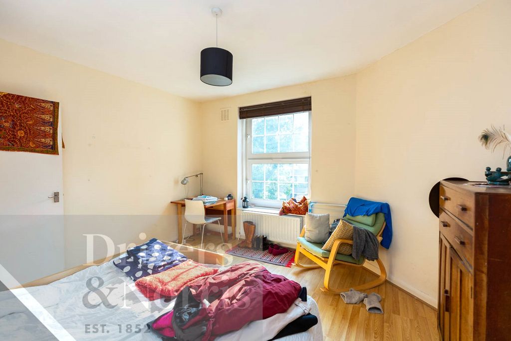 Property photo 2 of 8 Picture No. 16