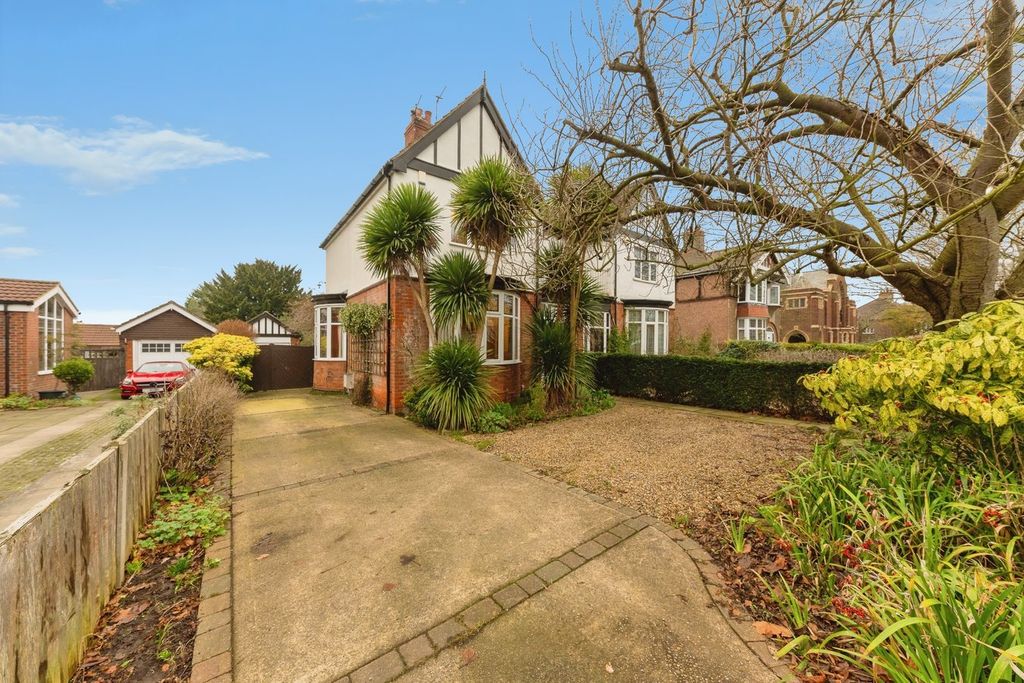 Property photo 1 of 24