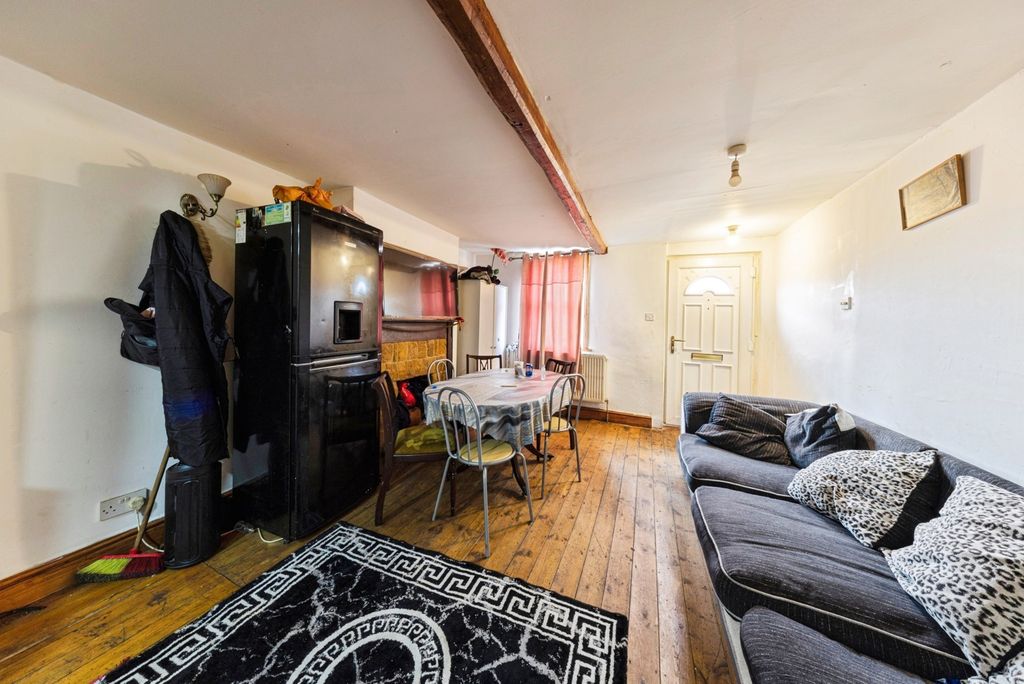 Property photo 3 of 19 Pbox-Img.Jpg