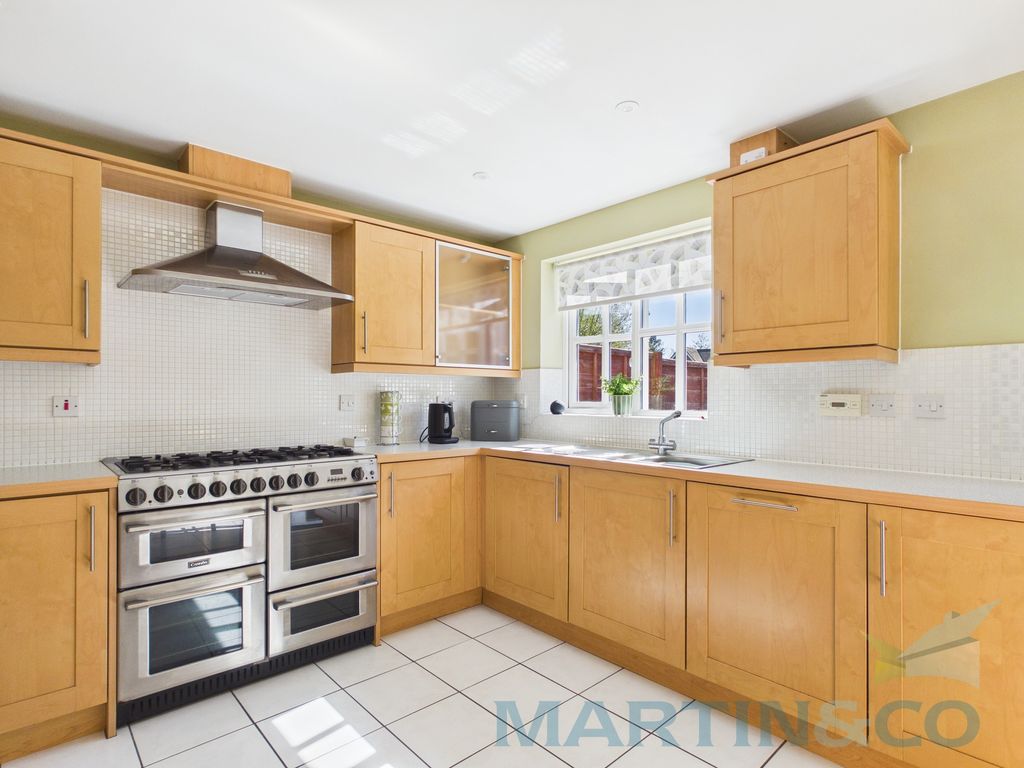 Property photo 2 of 11 Cam01059G0-Pr0356-Still008