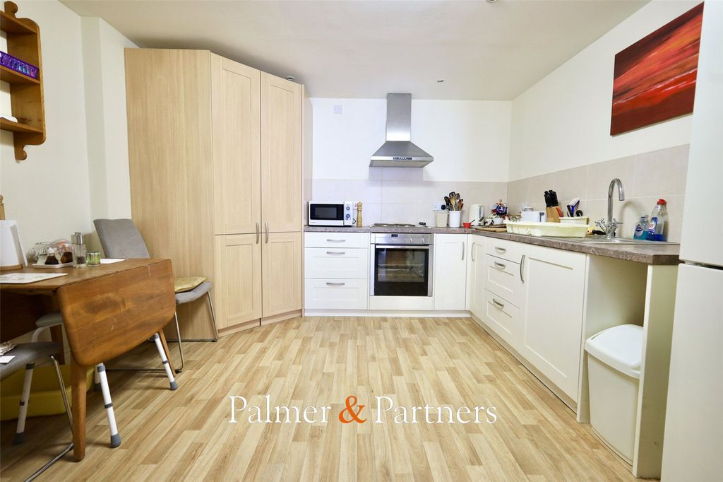 Property photo 2 of 17 Picture No. 05