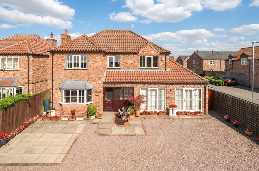 Property photo 1 of 21 1165944 (2)