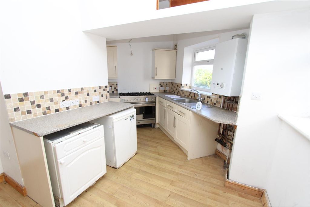Property photo 3 of 9