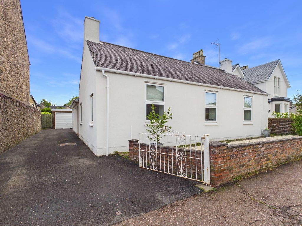 Property photo 1 of 16 Main 20 Waterloo Road