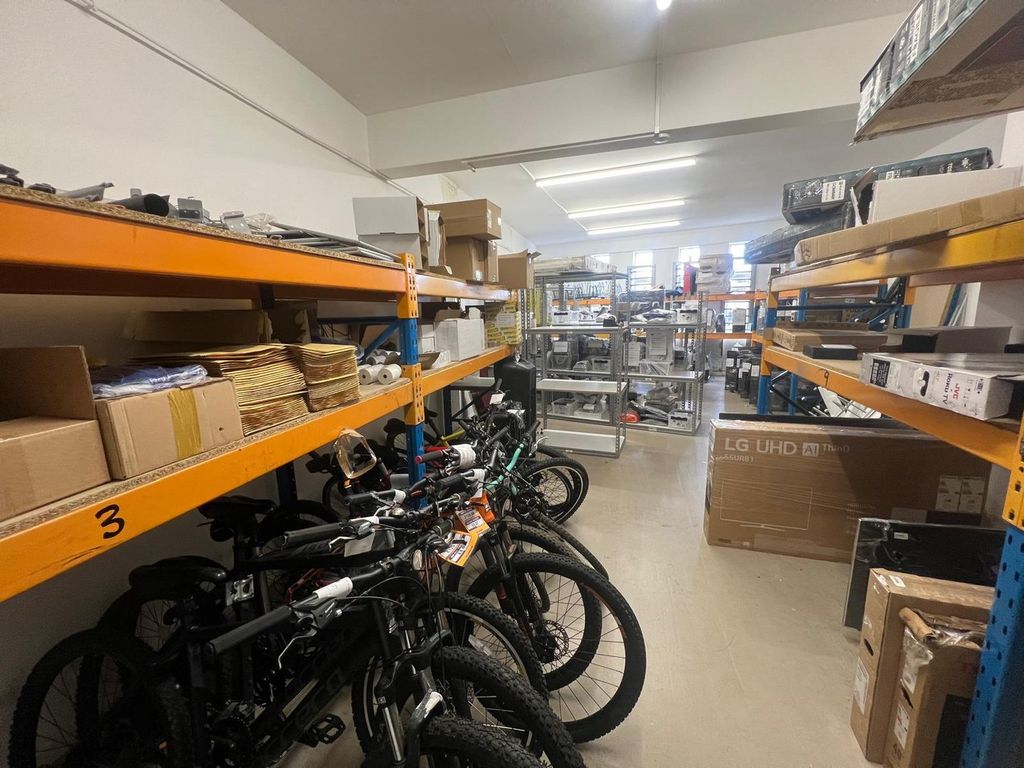 Property photo 3 of 6