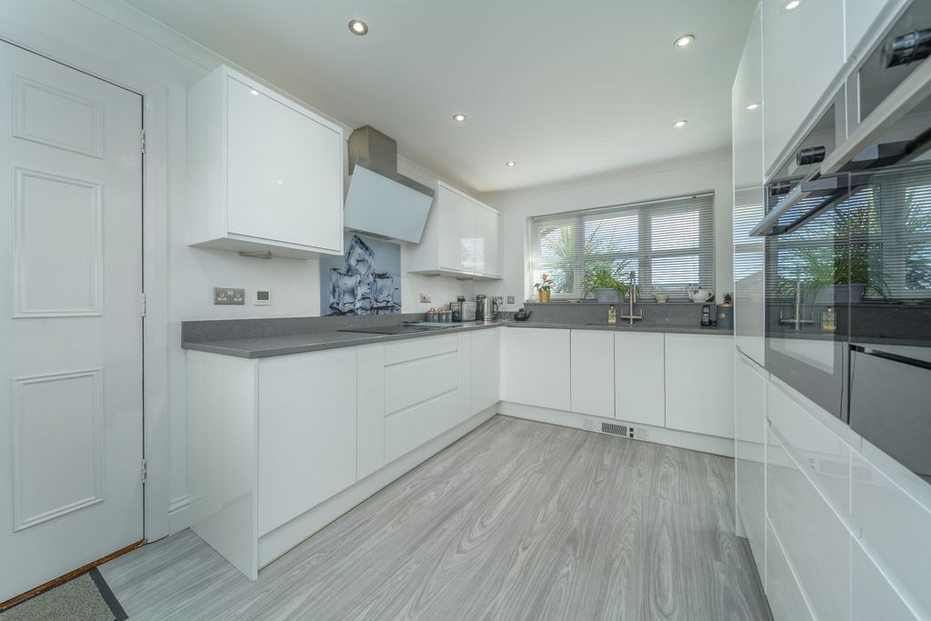 Property photo 3 of 32 Photo 3