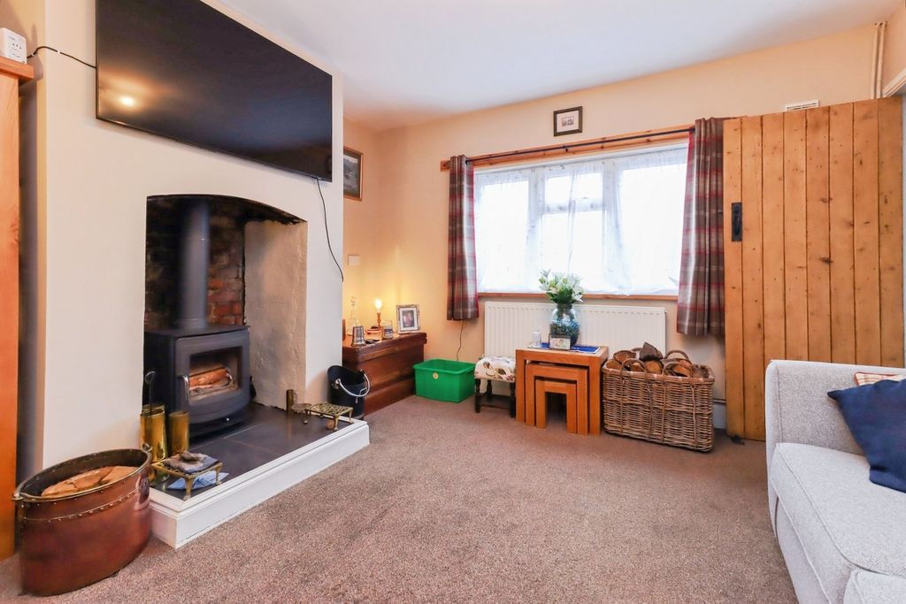 Property photo 2 of 19