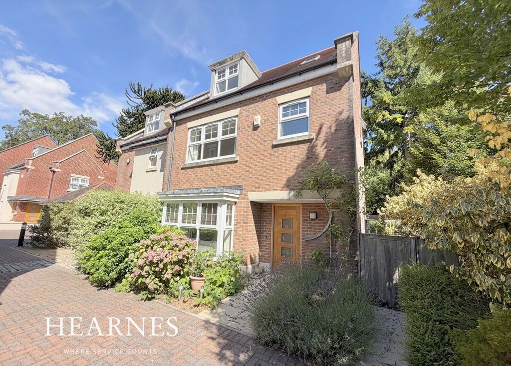 Property photo 1 of 33