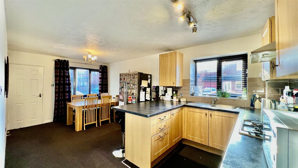 Property photo 2 of 10 Kitchen/ Diner