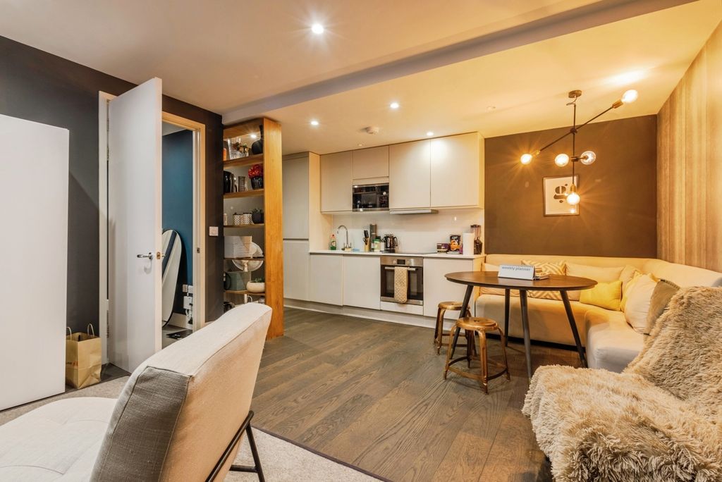 Property photo 2 of 12 Pbox-Img.Jpg