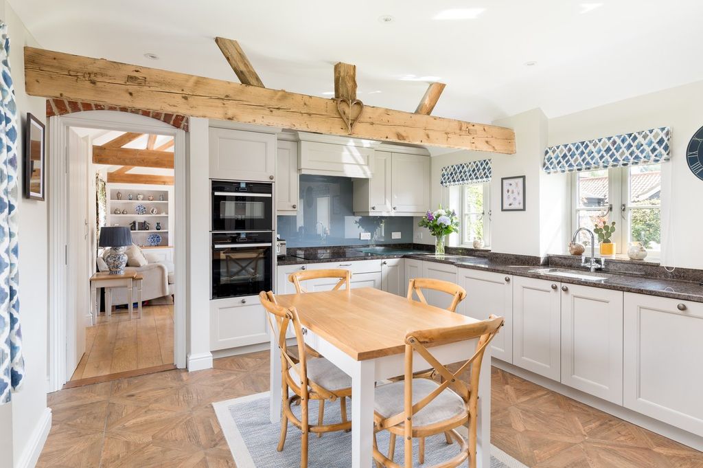 Property photo 2 of 22