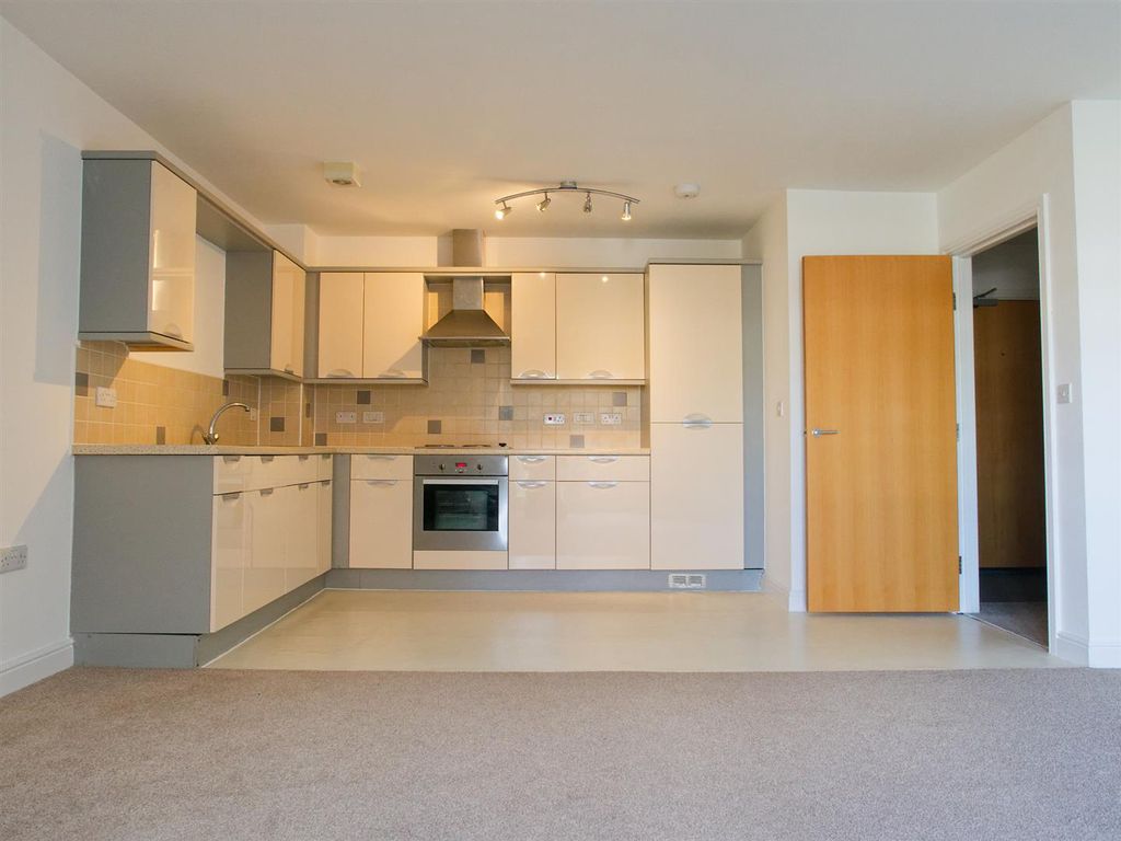 Property photo 2 of 12