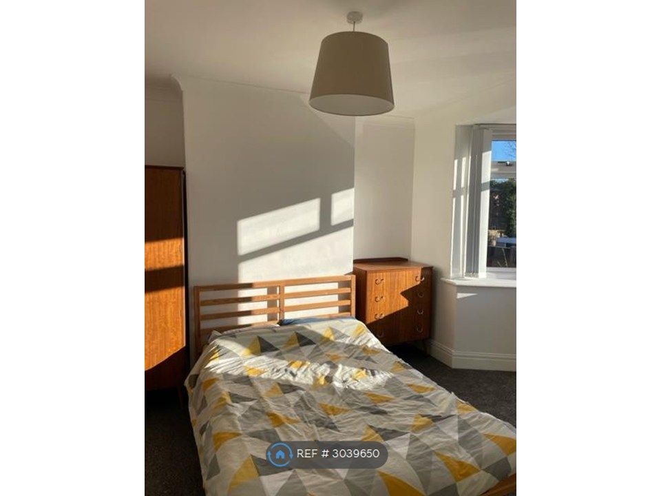 Property photo 1 of 15 Bedroom 1