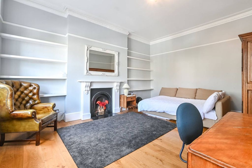 Property photo 3 of 9