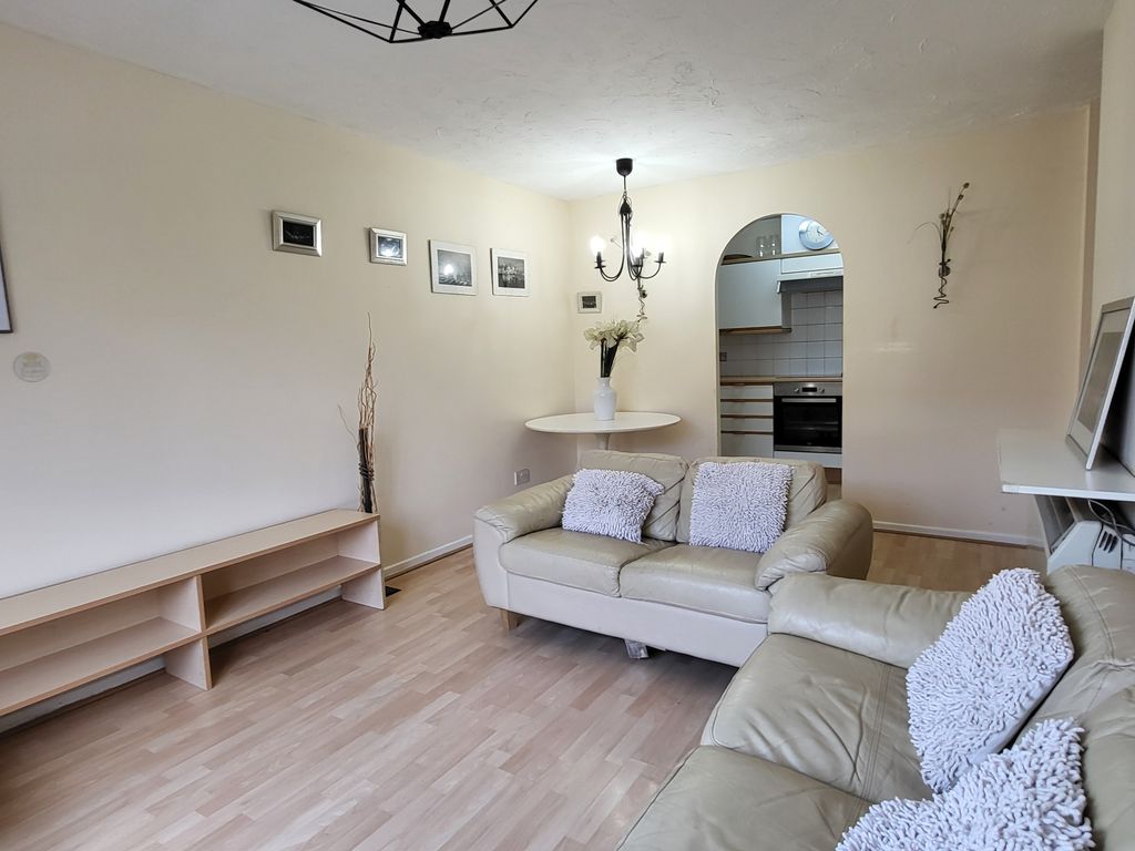 Property photo 2 of 9