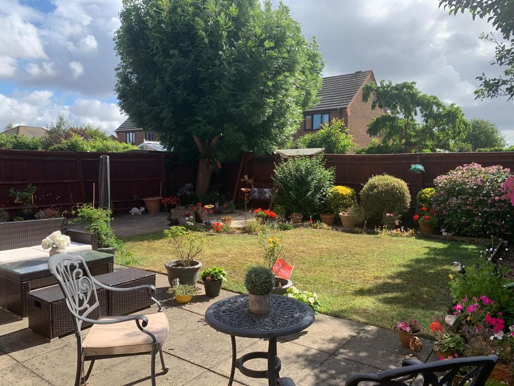 Property photo 2 of 33 Rear Garden