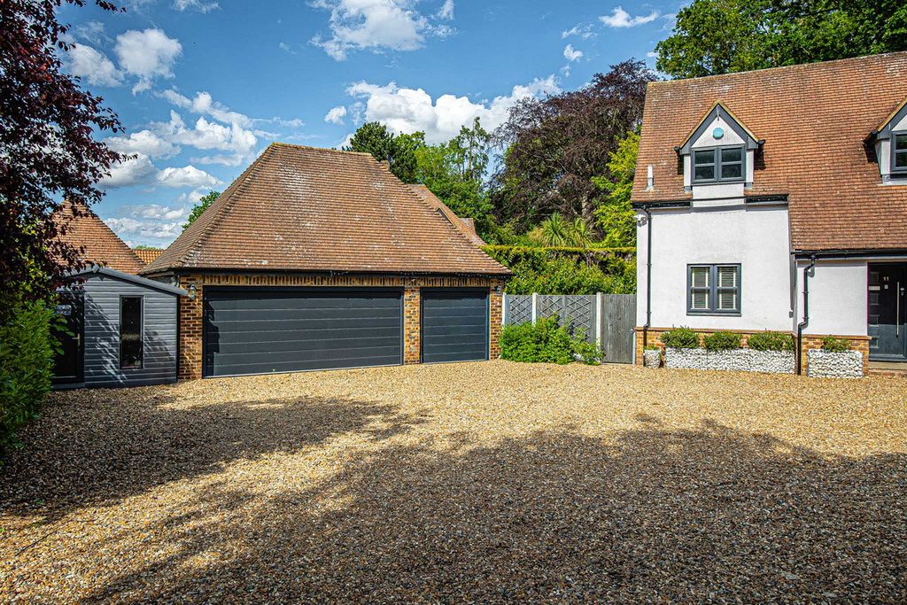 Property photo 2 of 49