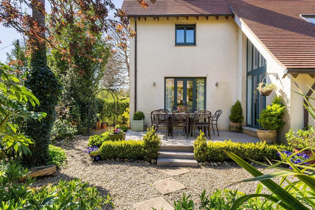 Property photo 3 of 25 010A2027-Hdr.Jpg