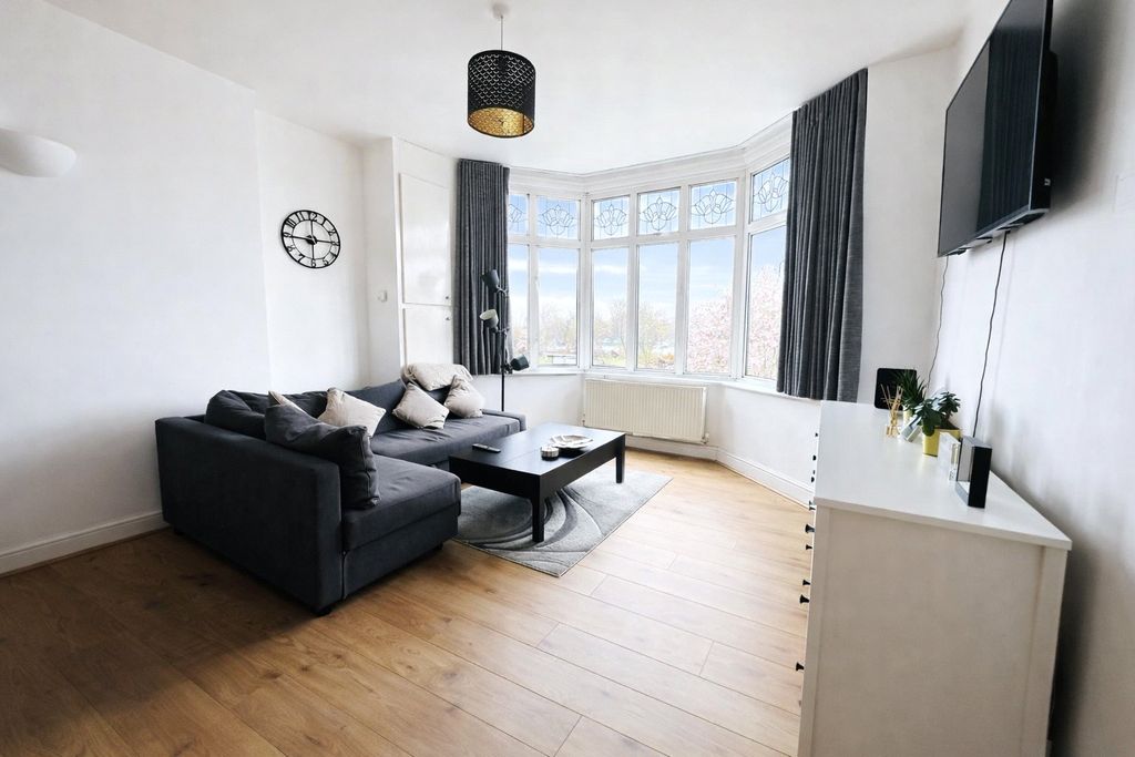 Property photo 2 of 7 Picture 2