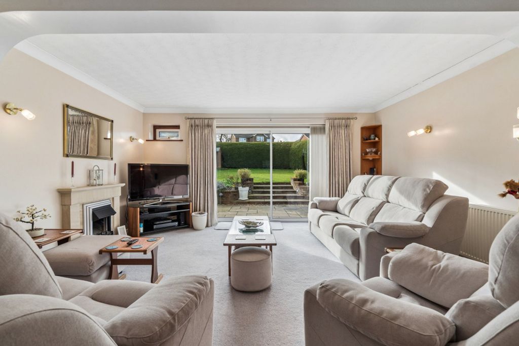 Property photo 2 of 43 Living Room