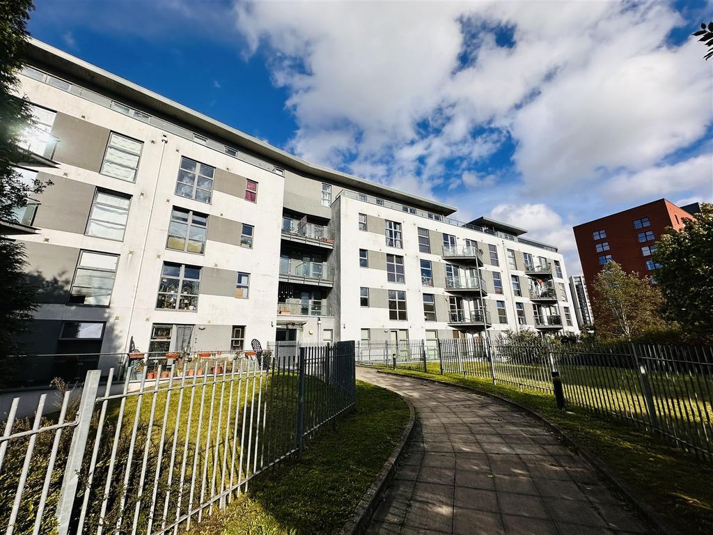 Property photo 1 of 11