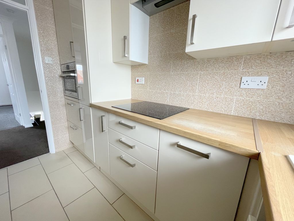 Property photo 2 of 10 St James Court
