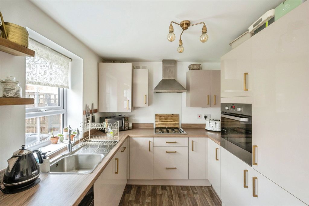 Property photo 2 of 15 Kitchen