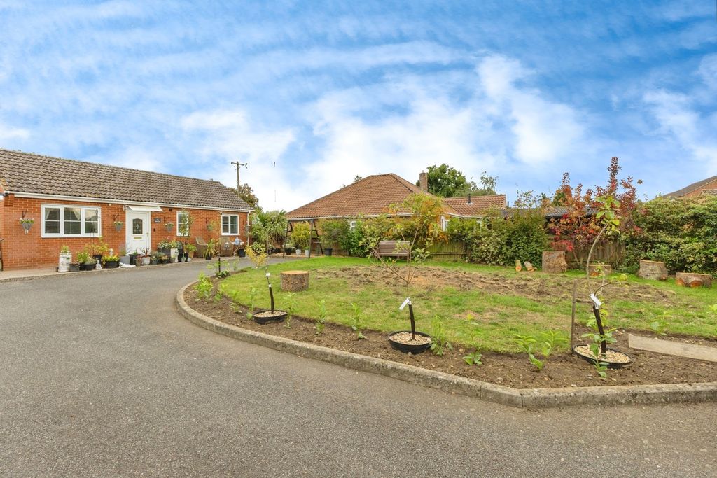 Property photo 2 of 17 Photo