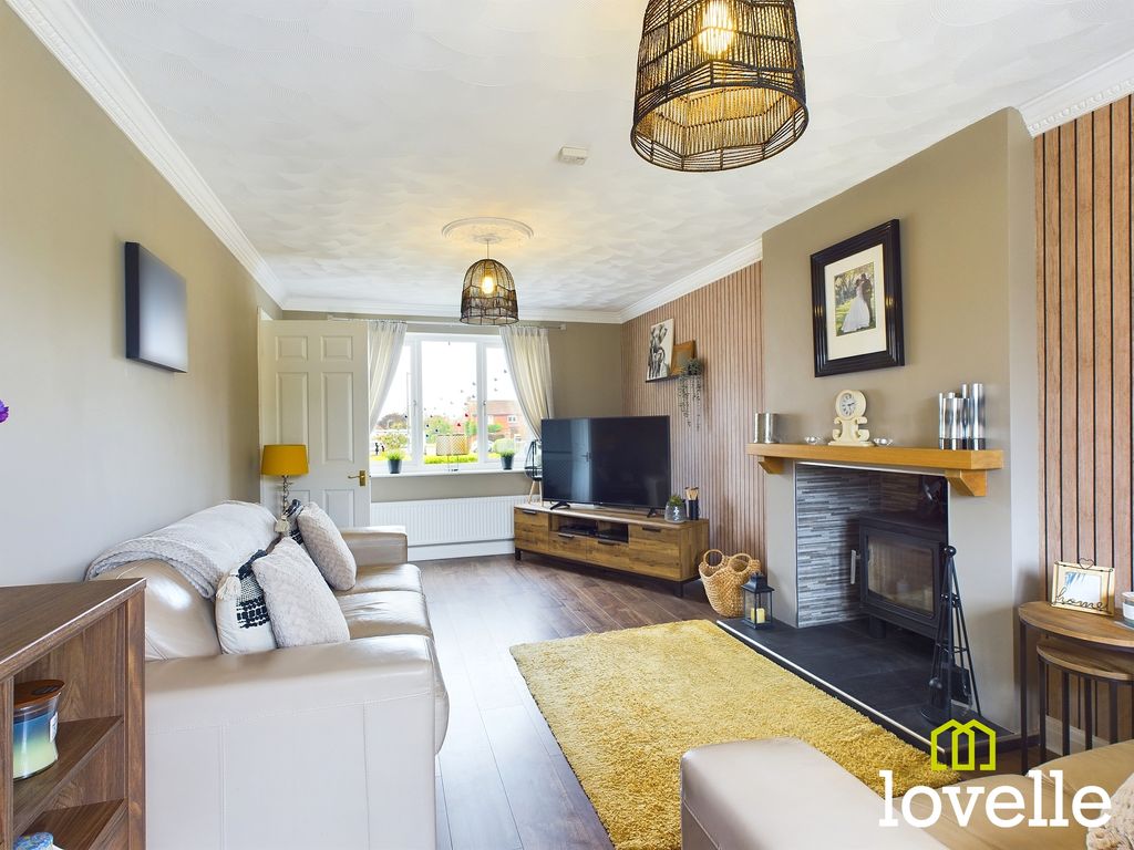 Property photo 2 of 31