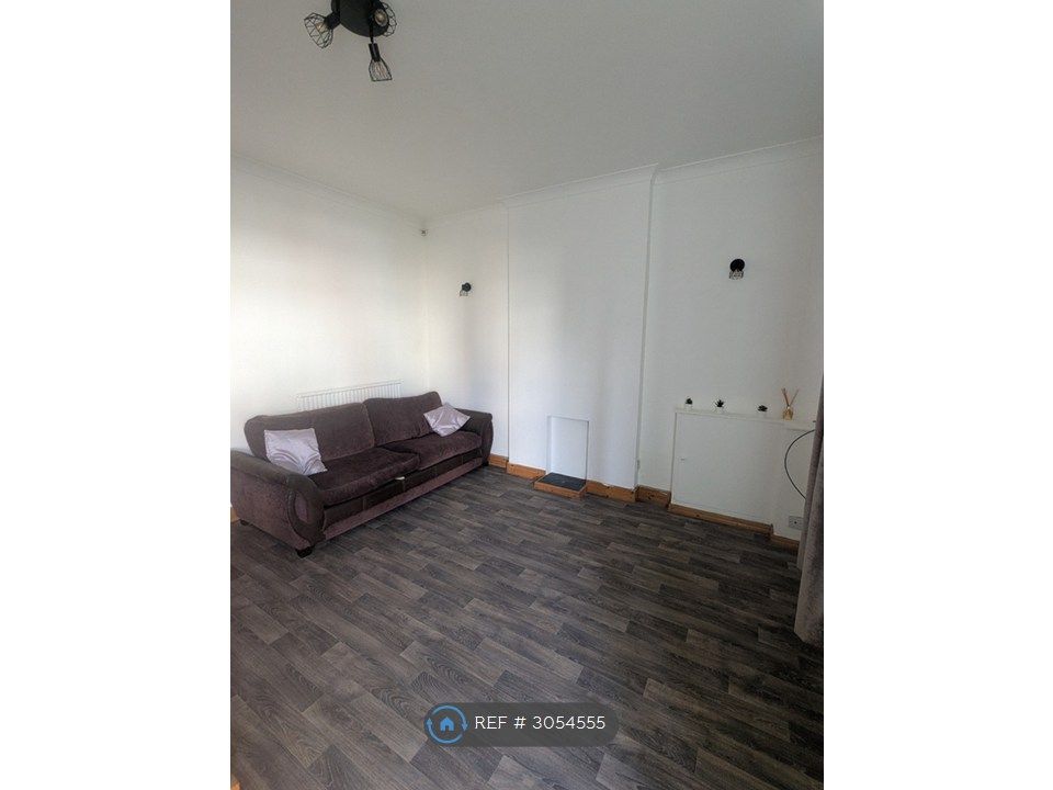 Property photo 2 of 7 Lounge