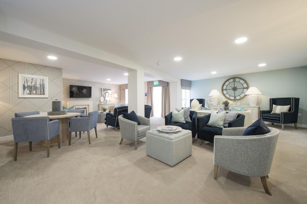 Property photo 1 of 11 Communal Lounge