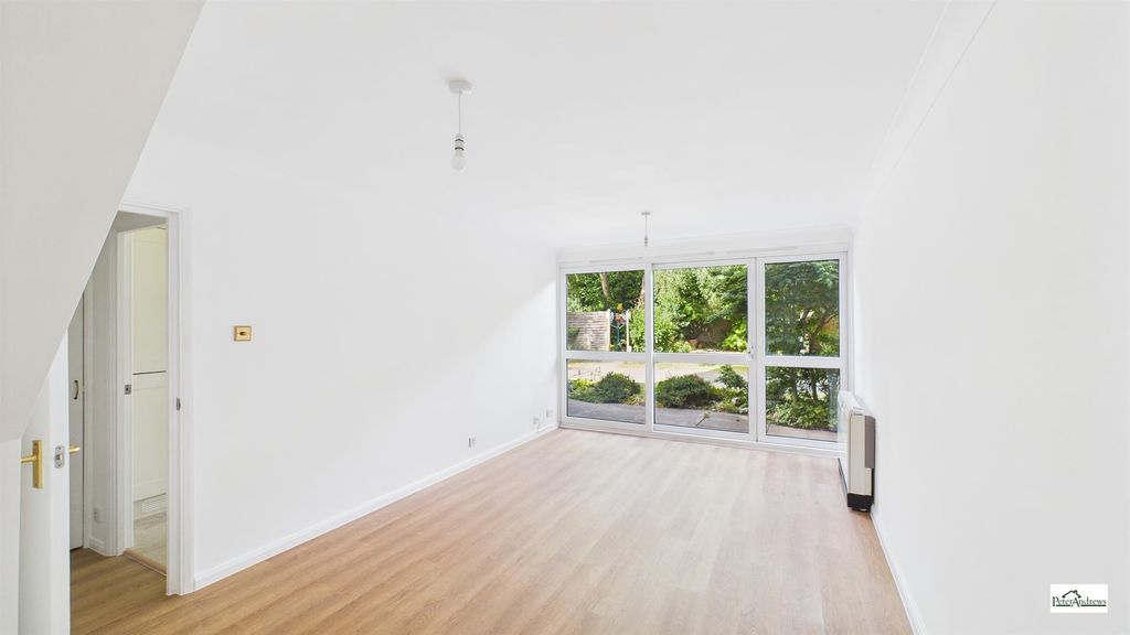 Property photo 3 of 12 Cam02085G0-Pr0175-Still002.Jpg